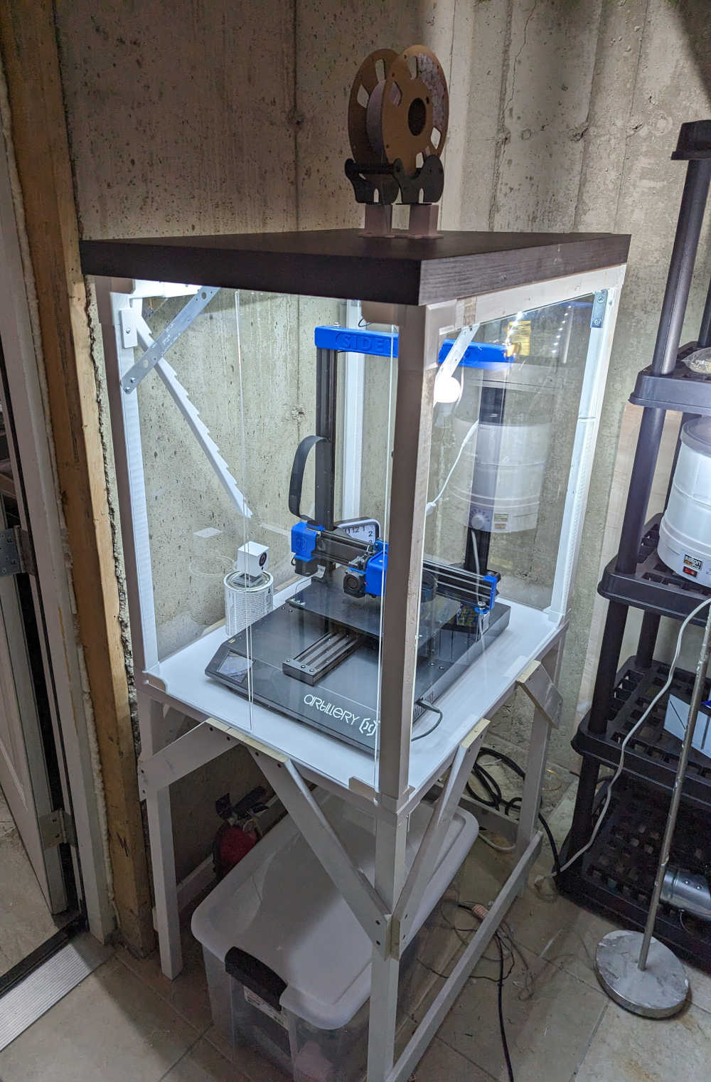 A 3D printer enclosure